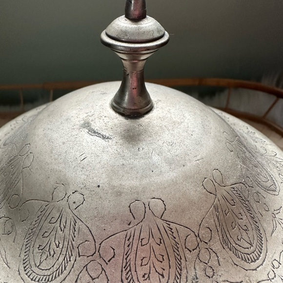 Vintage Handmade Brass Canister Etched Sides & Lid Metal India WM. Rogers & Son - Picture 5 of 8